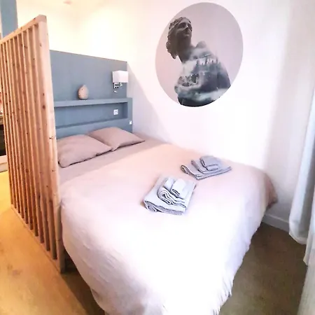 Les Bons Enfants 2 דירה *